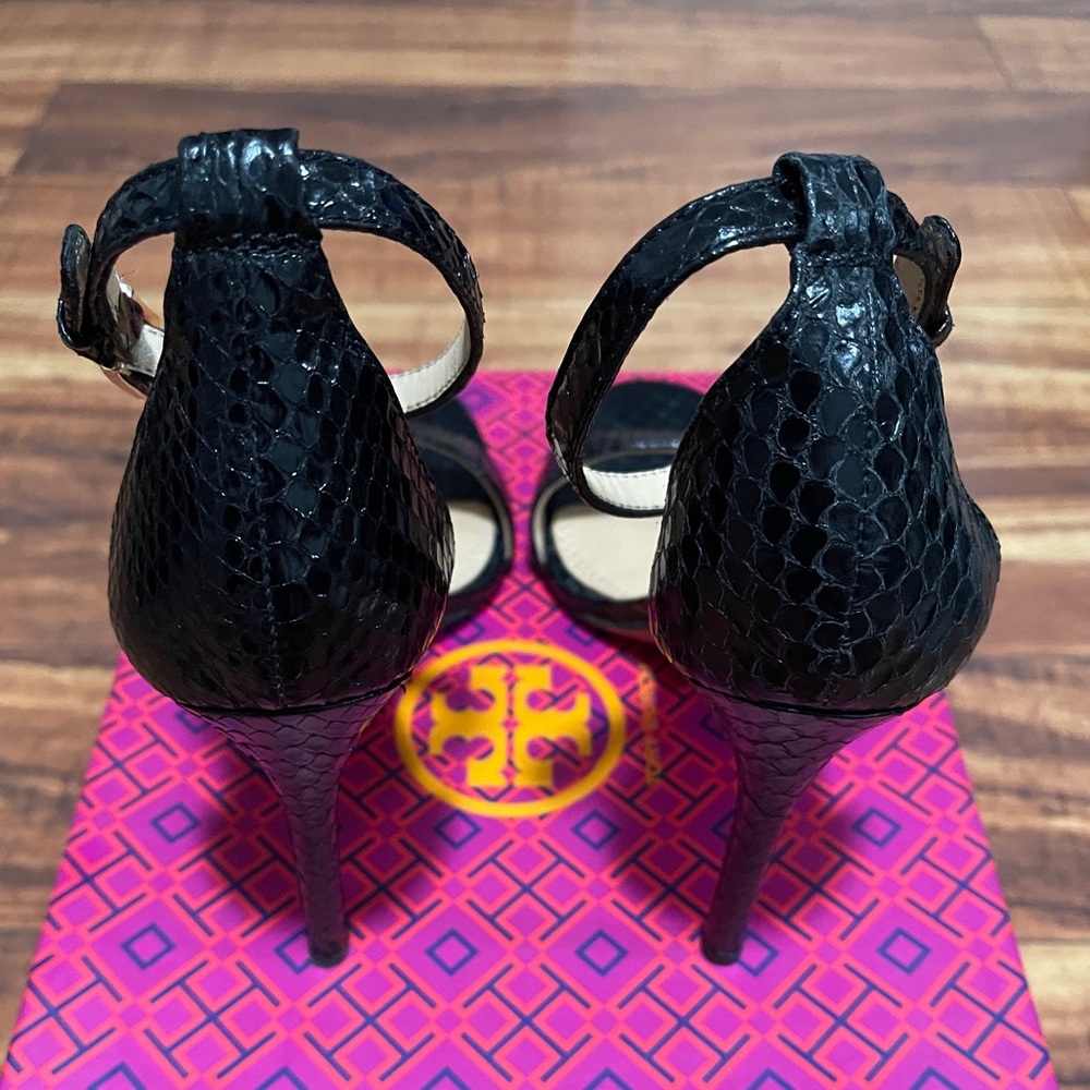 Tory Burch Black Textured Sandals - Picture 4 of 6